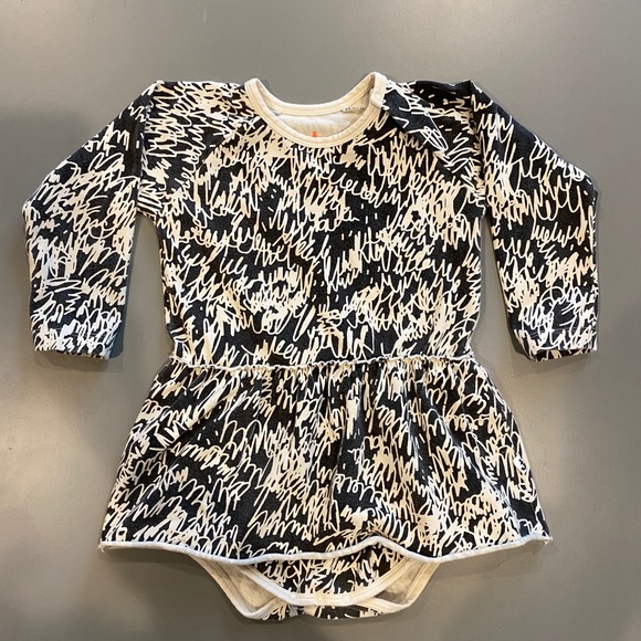 Noe & Zoe Organic Skirted Scribble Onesie - Picture 2 of 5